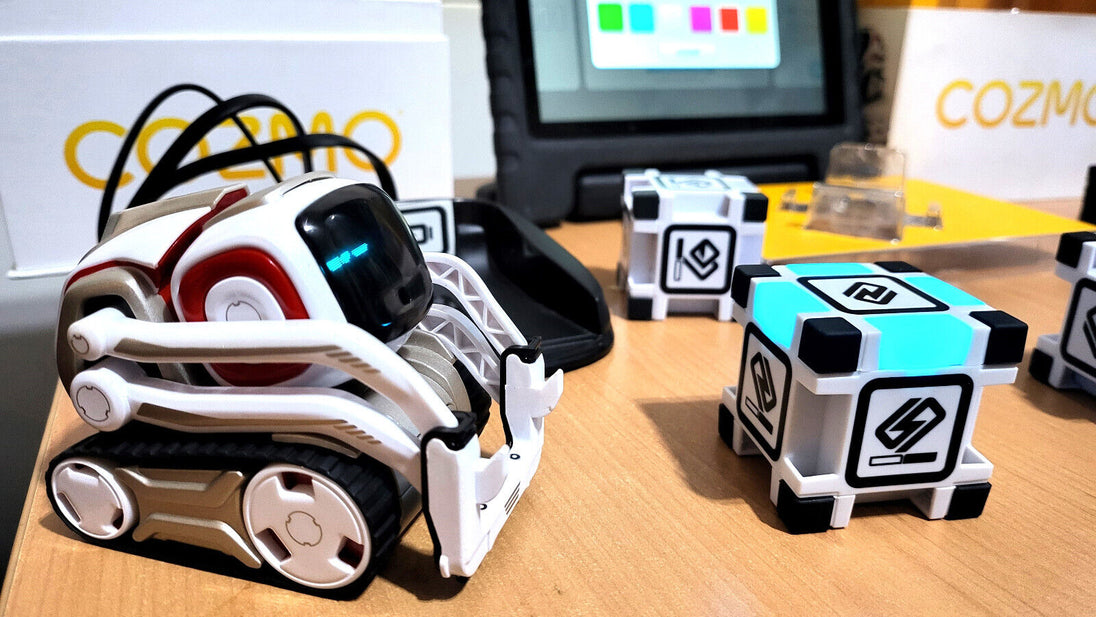 Anki Cozmo Robot + Cubes + Charger + Box + Manuals LIKE N£W - Chys Thijarah