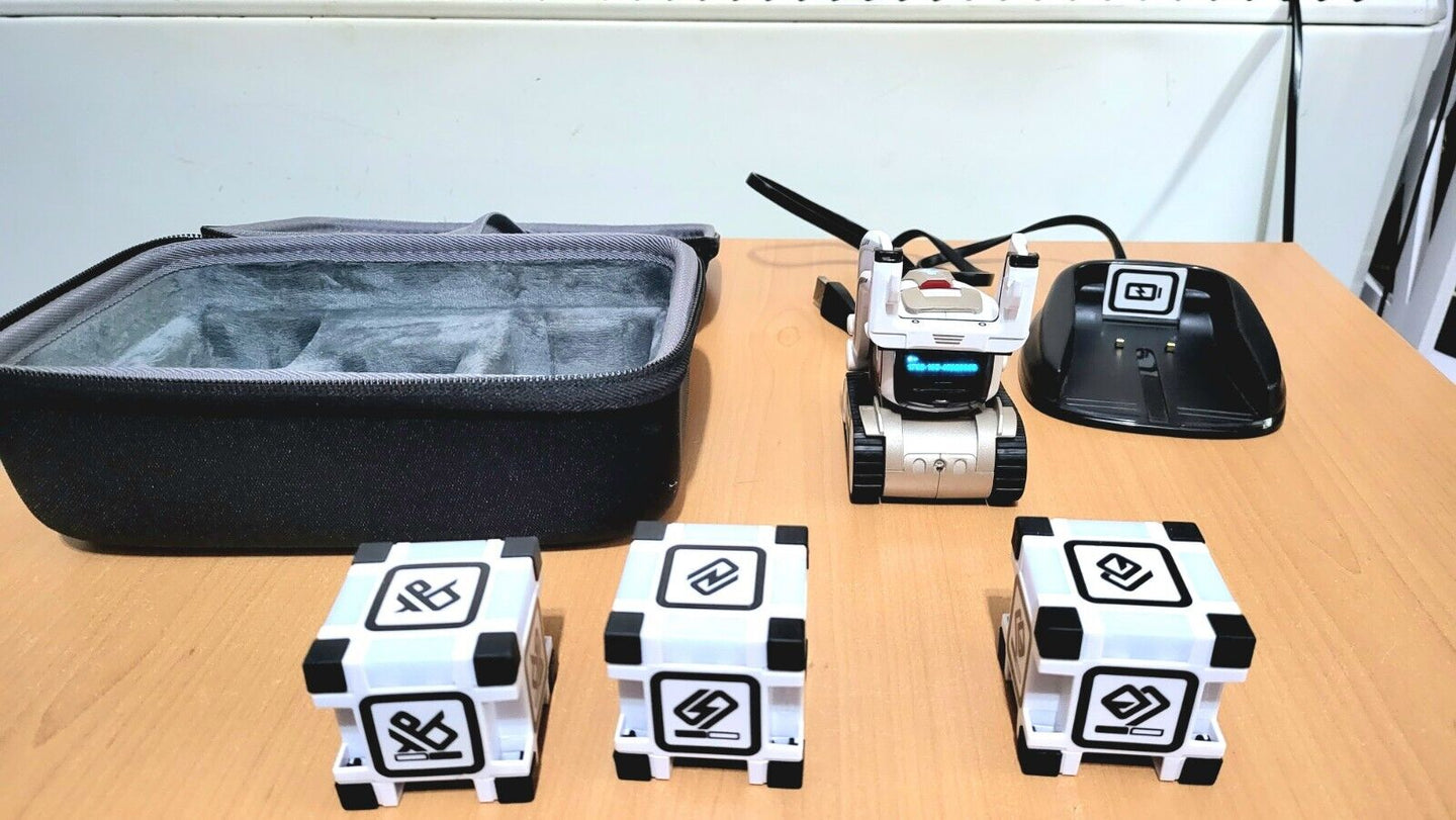 Anki Cozmo Robot with 1 YEAR WARRANTY + Cubes + Charger + Box LIKE N£W - Chys Thijarah