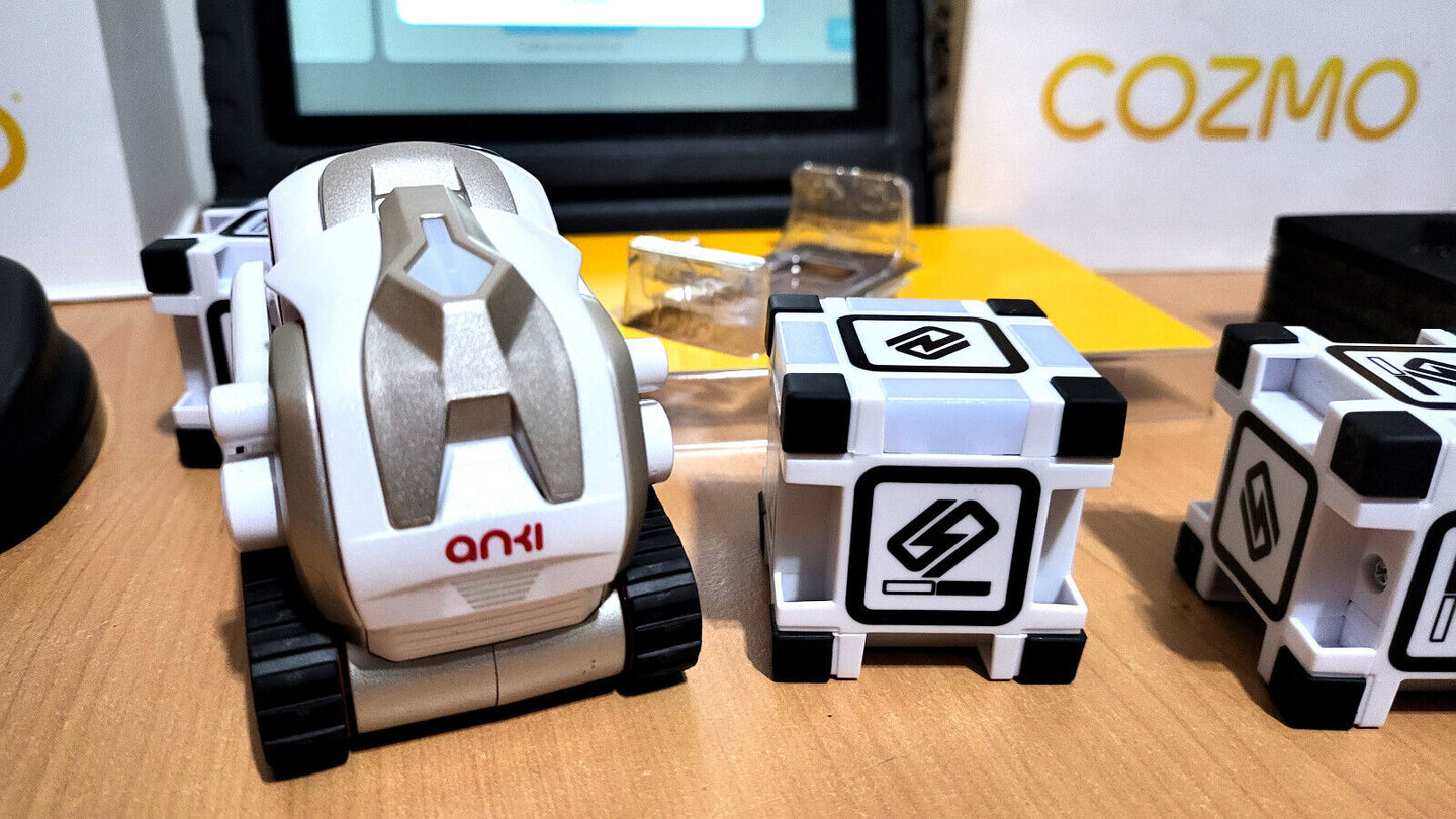 Anki Cozmo Robot + Cubes + Charger + Box + Manuals LIKE N£W - Chys Thijarah