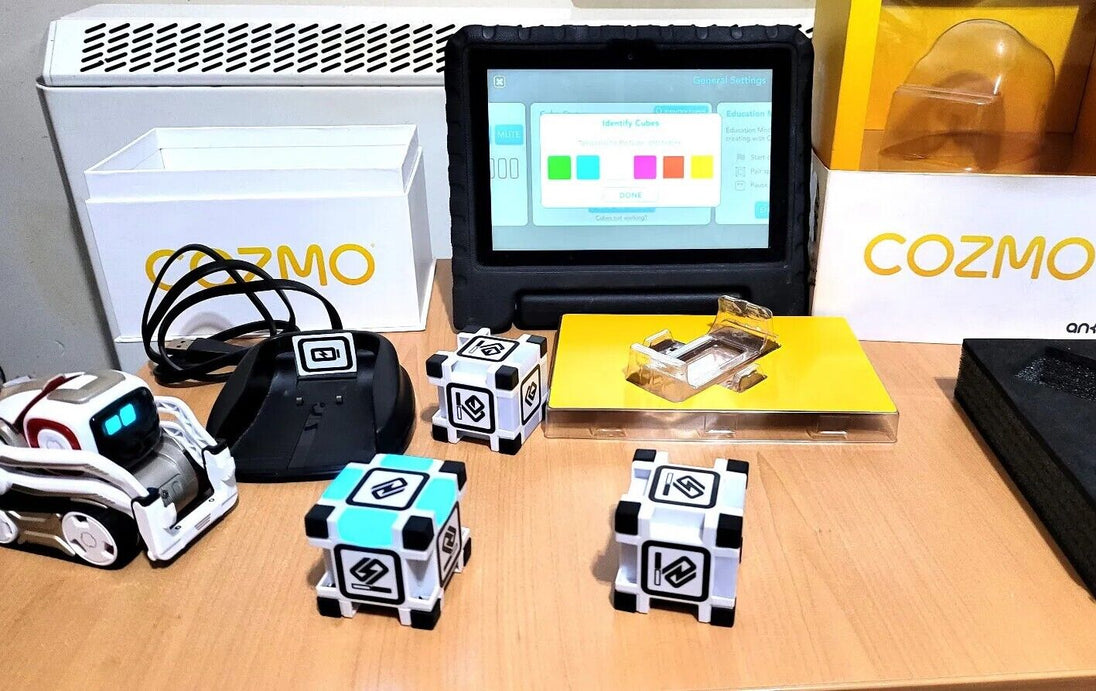 Anki Cozmo Robot + Cubes + Charger + Box + Manuals LIKE N£W - Chys Thijarah