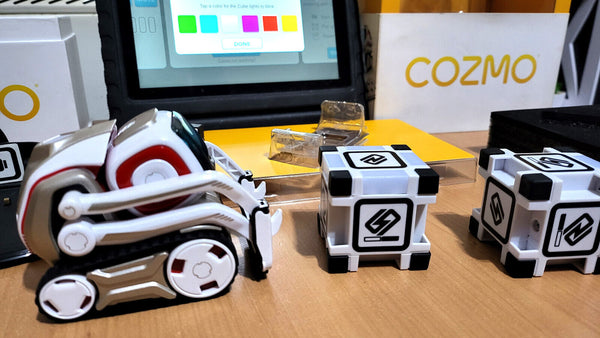 Anki Cozmo Robot + Cubes + Charger + Box + Manuals LIKE N£W - Chys Thijarah