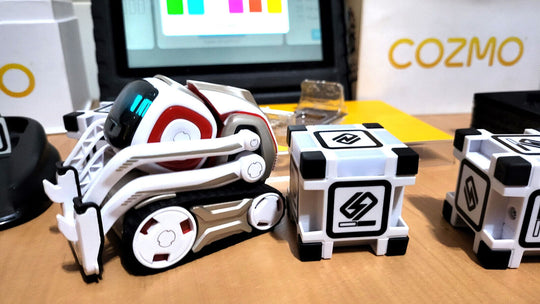 Anki Cozmo Robot + Cubes + Charger + Box + Manuals LIKE N£W - Chys Thijarah