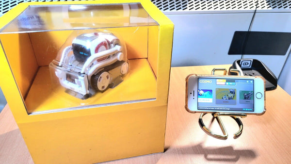 Cozmo Robot + Cubes + Charger + Box - Chys Thijarah