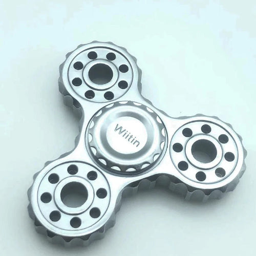 Pocket-size ratchet fidget ring for office and study focus