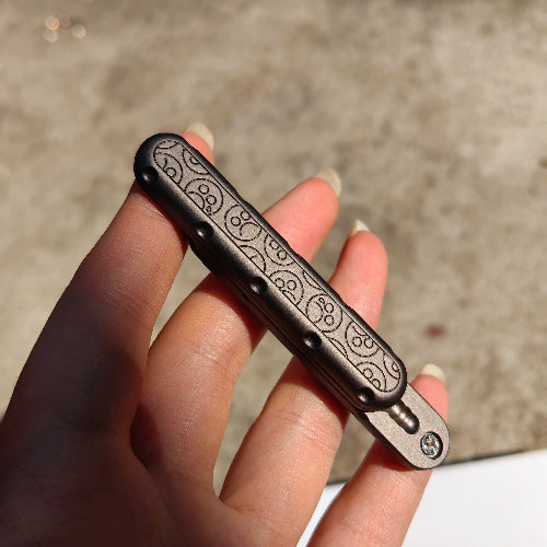 quiet magnetic fidget toy for office use
