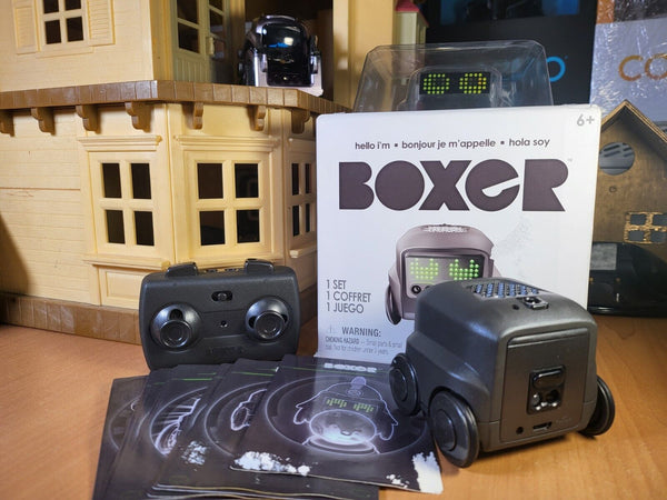 Boxer Interactive Robot with Cards +Ball + Charger + Manual Excelent Condition - Chys Thijarah