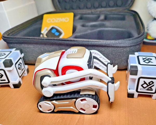 FULLY BOXED Anki Cozmo Robot + Carry Case  LIKE N€W - Chys Thijarah