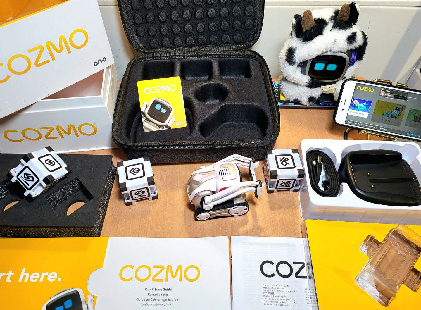 FULLY BOXED Anki Cozmo Robot + Carry Case  LIKE N€W - Chys Thijarah