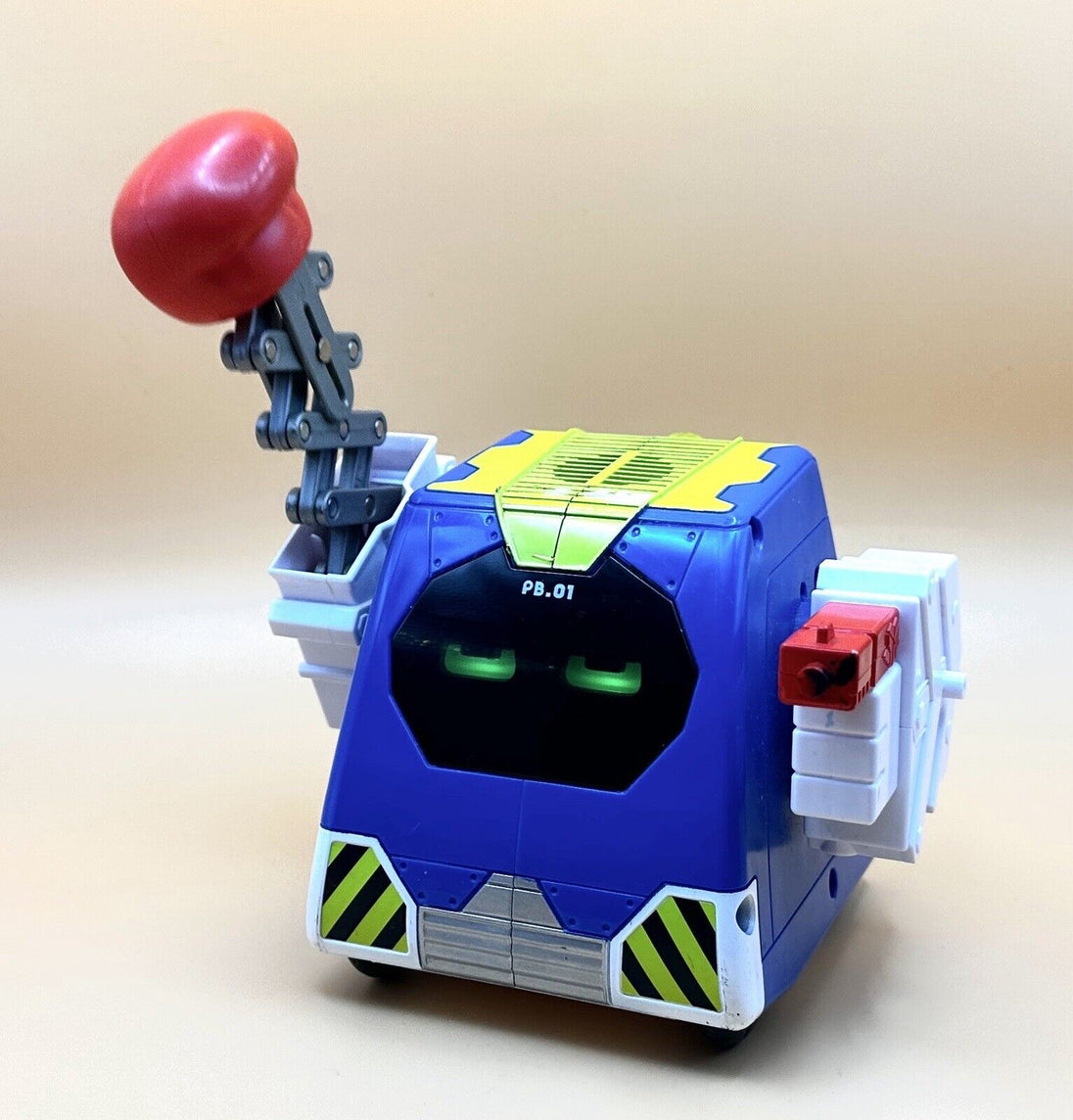 Rad Really RC  Remote Controlled Water Gun Boxing Robot fun toy - Chys Thijarah