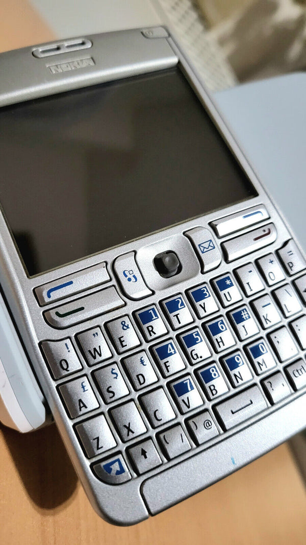 Nokia Vintage E61 - Silver (Unlocked) Smartphone Mobile QWERTY - Chys Thijarah